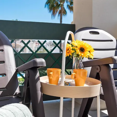 Lovely 2-bed 10 Mins Walk From Puerto Banus * Marbella