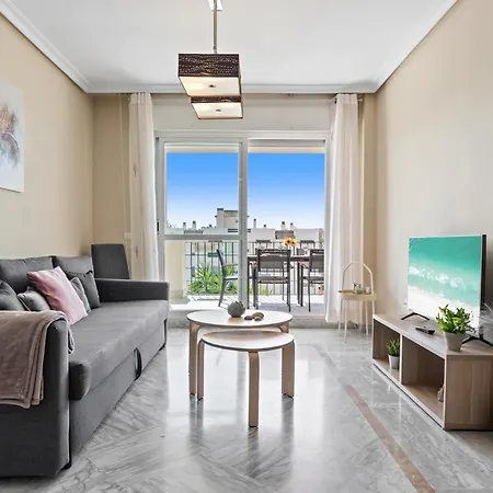 Lovely 2-bed 10 Mins Walk From Puerto Banus Marbella