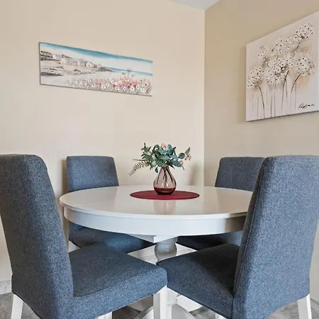 Apartamento Lovely 2-bed 10 Mins Walk From Puerto Banus *
