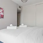 Lovely 2-bed 10 Mins Walk From Puerto Banus Appartement Marbellac