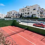 Lovely 2-bed 10 Mins Walk From Puerto Banus Appartement *