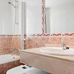 Lovely 2-bed 10 Mins Walk From Puerto Banus Marbellac