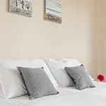 Lovely 2-bed 10 Mins Walk From Puerto Banus