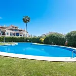 Lovely 2-bed 10 Mins Walk From Puerto Banus *
