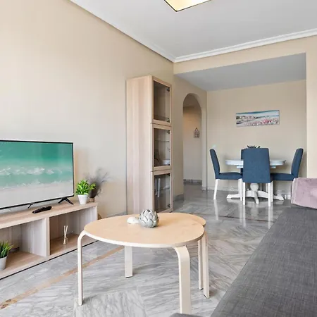 Apartment Lovely 2-bed 10 Mins Walk From Puerto Banus *