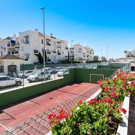 Apartment Lovely 2-bed 10 Mins Walk From Puerto Banus