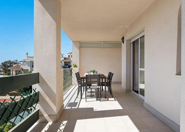 Lovely 2-bed 10 Mins Walk From Puerto Banus