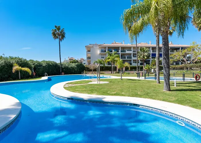 Lovely 2-bed 10 Mins Walk From Puerto Banus