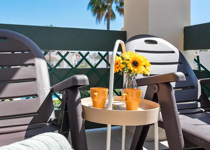 Lovely 2-bed 10 Mins Walk From Puerto Banus * マルベーリャ