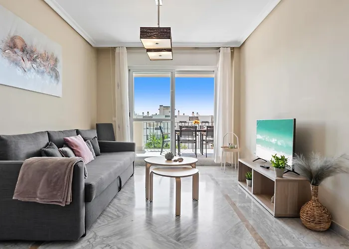 Lovely 2-bed 10 Mins Walk From Puerto Banus マルベーリャ