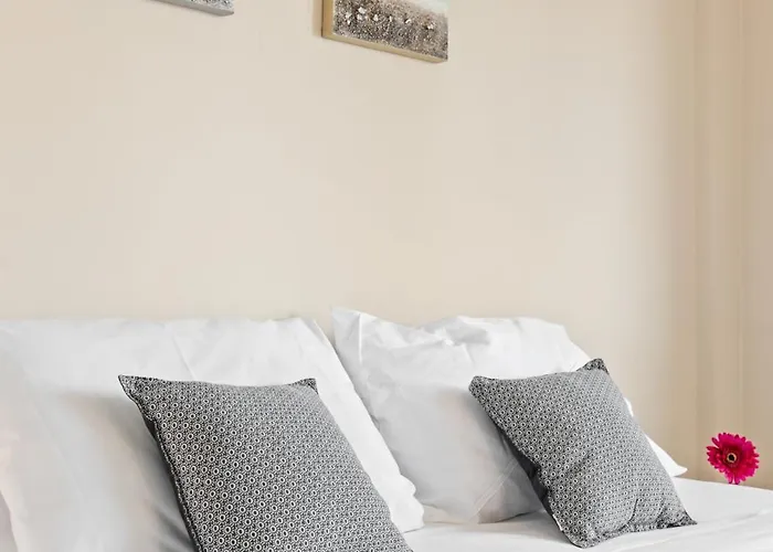 Lovely 2-bed 10 Mins Walk From Puerto Banus